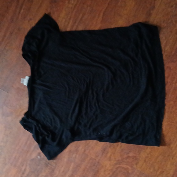 💟V-neck tee - Picture 5 of 5